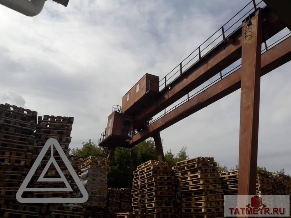 Аренда / Коммерческая / Manufacturing, Казань, Магистральная улица, 250 000 Сдается промышленная база, земля — 3000 кв.м. ул. Магистральная 100. На территории базы расположены 3 склада: -180... - 2