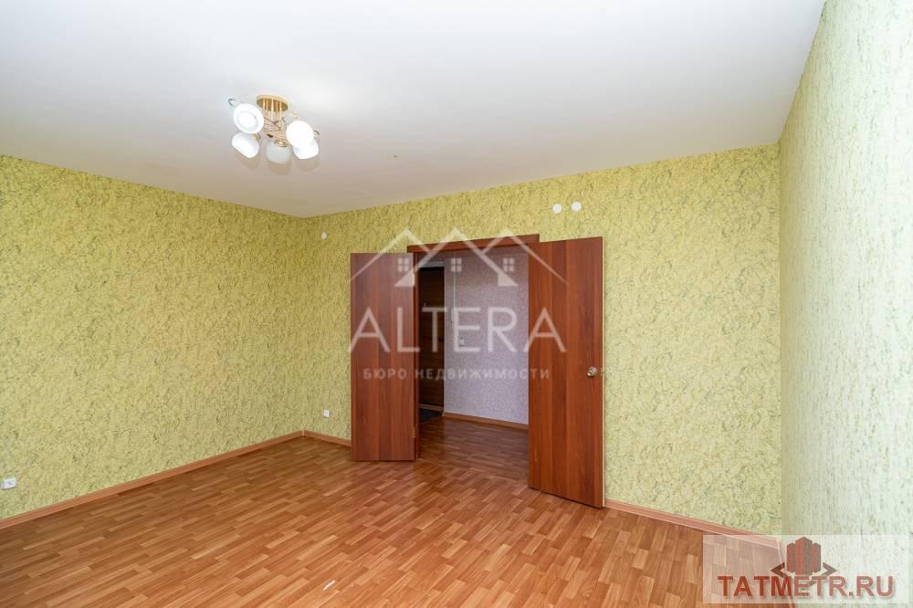 Продажа / Квартиры, Казань, улица Академика Глушко, 6 299 000 ПРЕДЛАГАЕМ ВАШЕМУ ВНИМАНИЮ просторную трехкомнатную квартиру в теплом кирпичном доме с красивым видом на Азинский... - 1