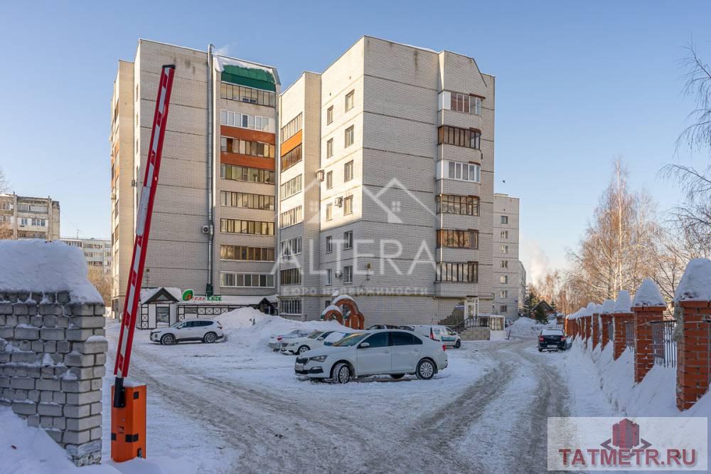 Продажа / Квартиры, Казань, улица Сафиуллина, 4 990 000 Просторная квартира с парковочным местом в закрытом дворе! Идеальный вариант! Кирпичный дом 2003 года на ул.... - 8