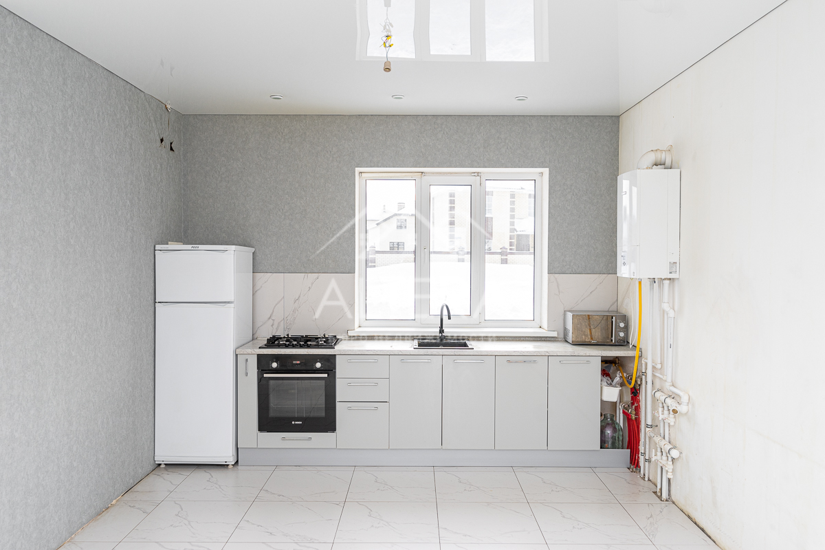 Продажа / Дома и коттеджи, Куюки, улица 30-й Квартал, 5 700 000 Продам дом в д. Куюки О доме: • Общая площадь дома – 83.6 кв.м. (участок 5,5 соток). Просторная кухня-гостиная 30,34... - 2