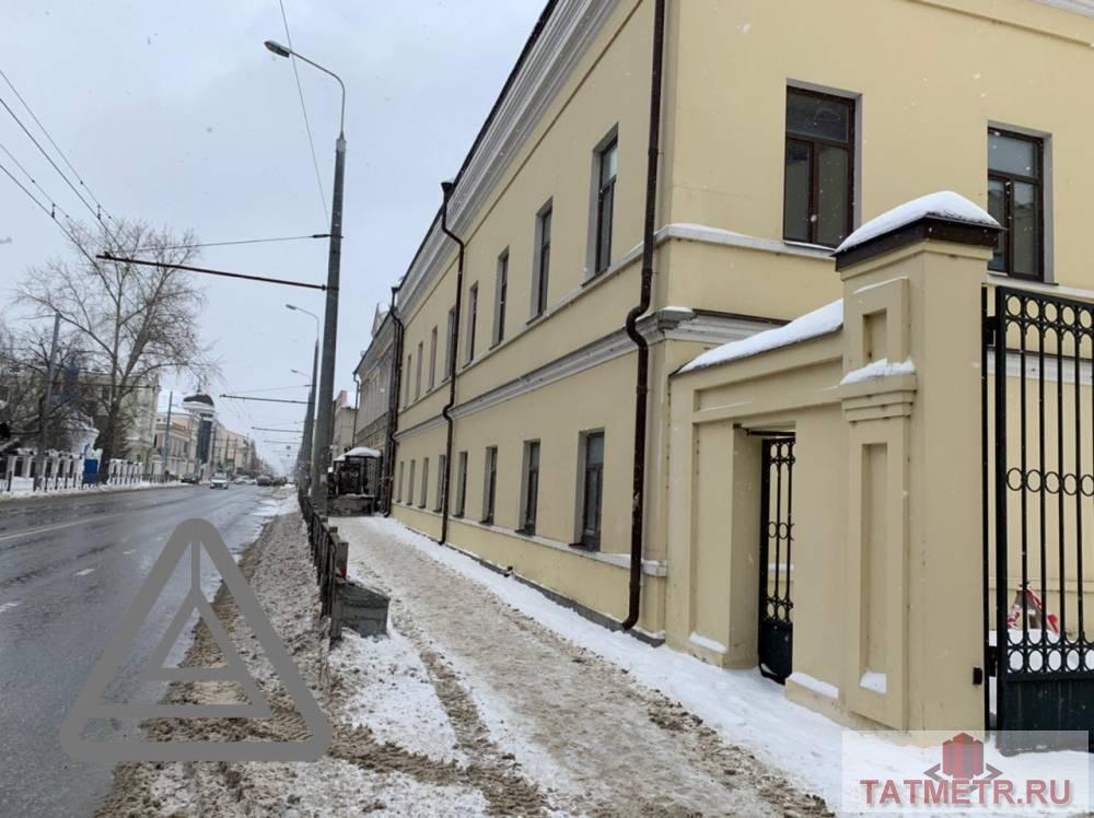Аренда / Коммерческая / Free purpose, Казань, Московская улица, 826 965 1. Сдается трехэтажное здание по адресу Московская 36. 1-этаж 412.4 м2 2- этаж 412.9 м2 3- этаж 210 м2 Общее :...