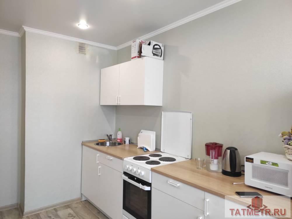 Продается 1-комн. квартира, площадью 48 м2 в 12 мин. транспортом от м.Горки, район города - Советский.  Жилая площадь... - 2