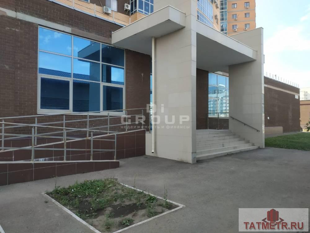 Коммерческая / Аренда / Офисы, Казань, Чистопольская улица, 216 000 Сдается в аренду угловое помещение 180 кв.м. по улице Чистопольская 40. Идеально подойдет для офиса, ресторана....