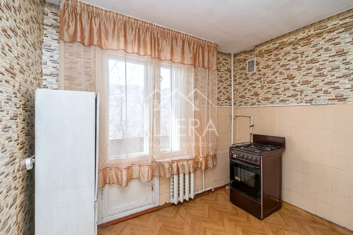 Продажа / Квартиры, Казань, улица Карбышева, 4 000 000 В продаже 2-х комнатная квартира, район метро Горки. • Общая площадь 43,7 кв.м. • Кухня 7,6 кв.м. • Жилая площадь... - 6