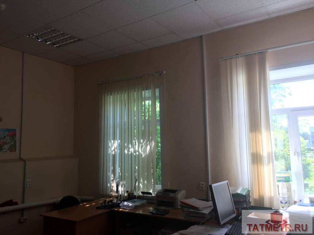 Аренда / Commercial / Office, Казань, Петербургская, 23 000 Офис площадью 31 кв. м, на 2 этаже 2-этажного здания, в 3 мин. пешком от м. Площадь Габдуллы Тукая, в 5 минутах...