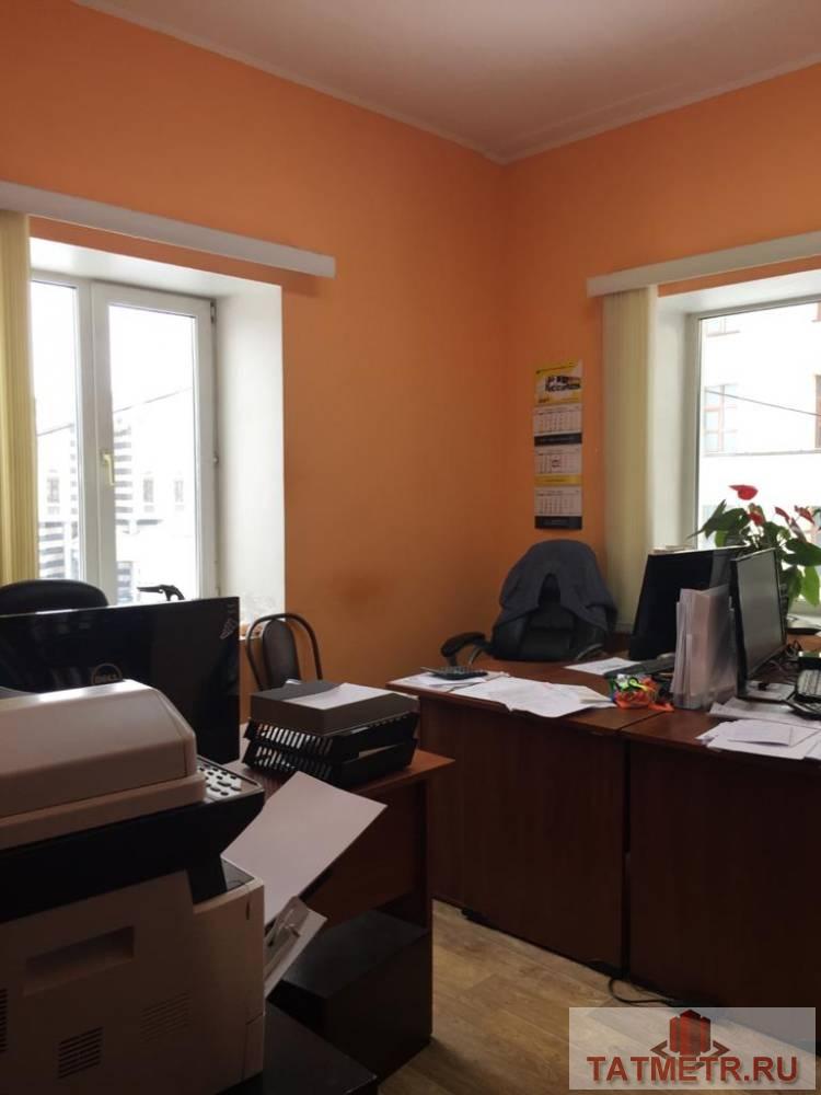 Аренда / Commercial / Office, Казань, Петербургская, 21 500 Офис в аренду площадью 43 кв.м, на 3 этаже 4-этажного здания, в 4 мин. пешком от м.Площадь Габдуллы Тукая, в 7...