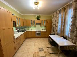Продается 3-комн. квартира, площадью 110 кв.м в 8 мин. транспортом...