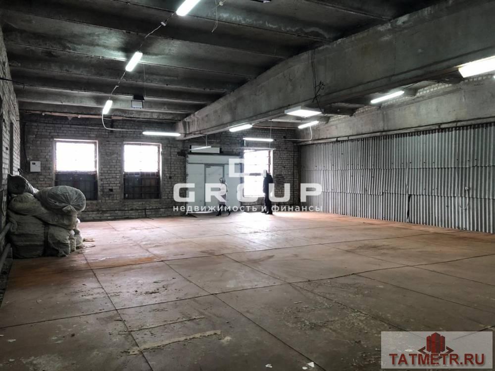 Аренда / Коммерческая / Warehouse, Казань, Магистральная улица, 52 000 Сдается производственно складское помещение 200 кв.м. по ул.Магистральная д. 4. — Высота потолков 4 м., — Помещение... - 1