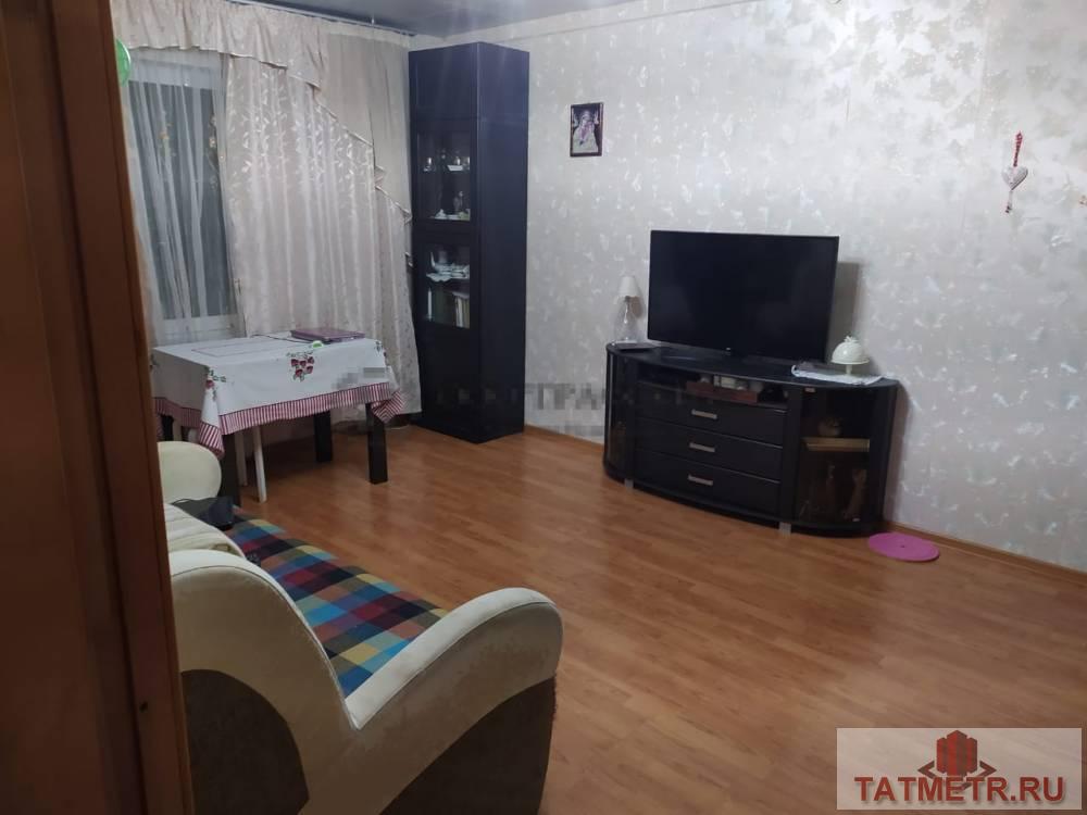 Продажа / Квартиры, Казань, улица Рихарда Зорге, 4 370 000 Продается 2- комнатная квартира по ул. Р. Зорге на 1 этаже 5 этажного дома. Общая площадь квартиры 42,7 м.кв. В... - 2