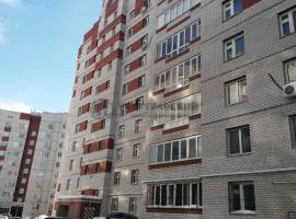 Продаю однокомнатную в кирпичном доме по улице Кул Гали. Квартира...