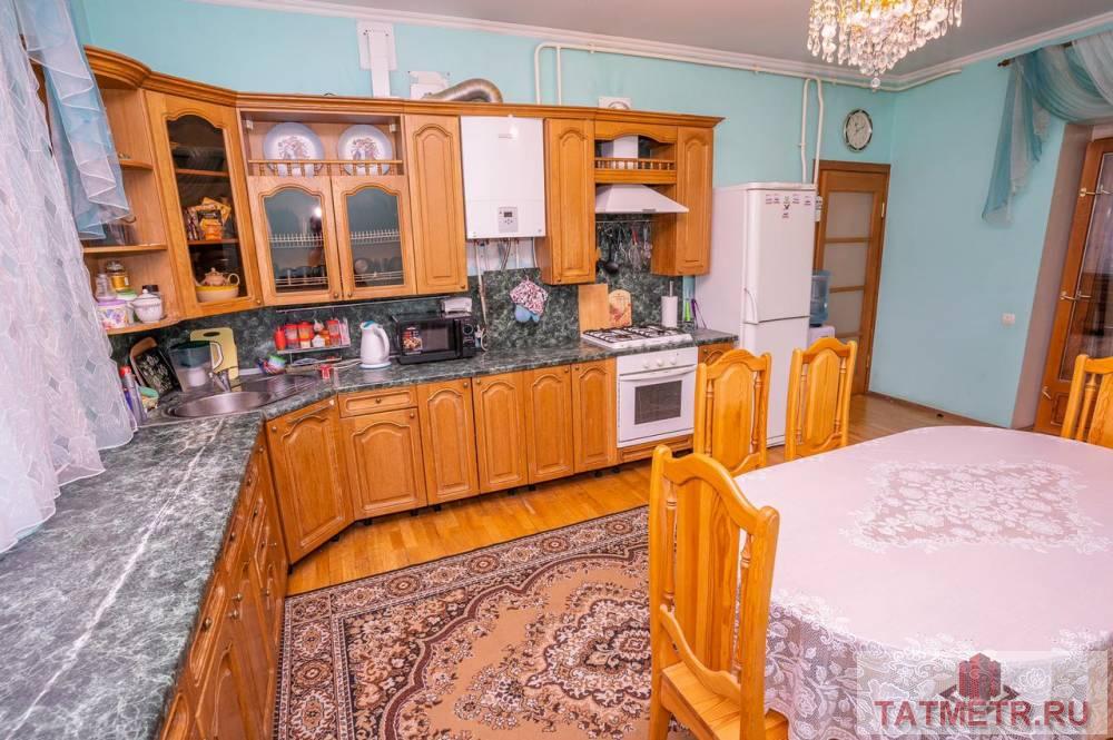 Продажа / Элитное жилье, Набережные Челны, Чулман проспект, 16 000 000 Продаём таунхаус в центре Набережных Челнов! Есть много причин купить именно этот дом мечты: + 4 жилые комнаты, 3... - 5