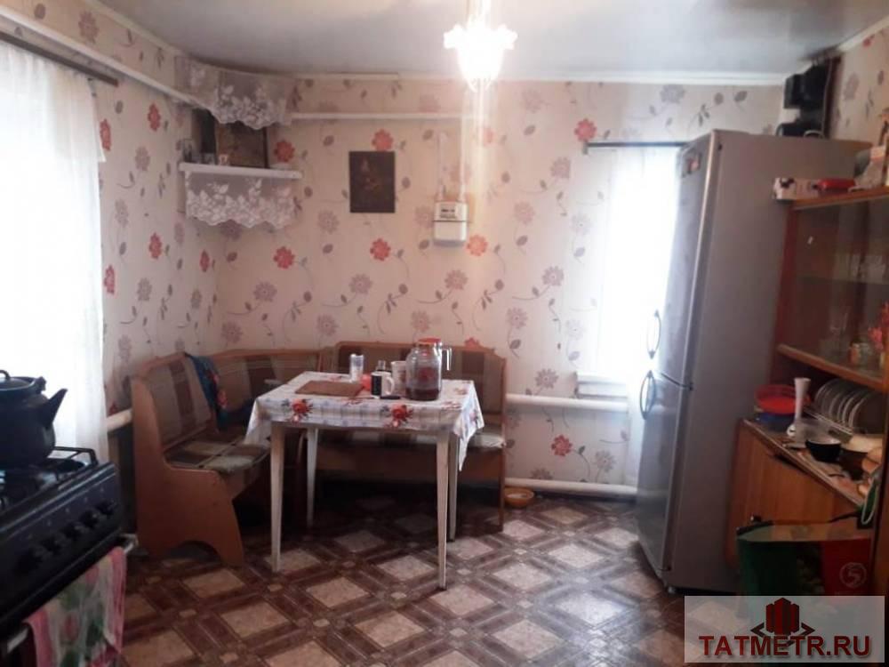 Продажа / Жилая / Дом с участком, пгт. Нижние Вязовые, Свердлова улица, 1 250 000 Продается дом в живописном районе пгт. Нижние Вязовые. В доме большой зал, две спальни, кухня. Окна пластиковые,... - 2