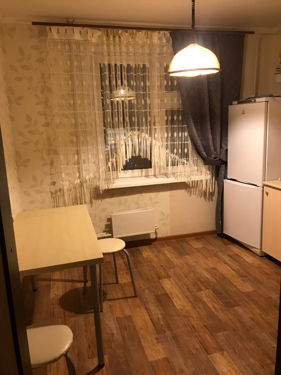 Аренда / Жилая / Квартира, Казань, Абсалямова, 17 000 Сдается 1-комн. квартира на любой срок в 10 мин. пешком от м.Козья слобода, район города - Ново-Савиновский, площадью... - 2