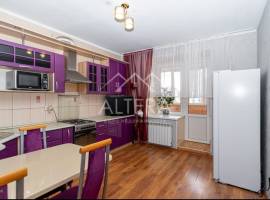 Продаю квартиру в солнечном городе на 1 этаже.

Квартира светлая,...