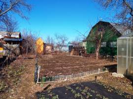 Продается отличная дача в замечательном садовом обществе в пгт....