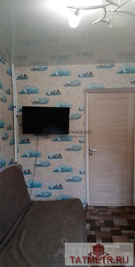 Продажа / Комнаты, Казань, Поперечно-Базарная улица, 1 100 000 Продается комната со статусом квартиры. Один взрослый собственник. В комнате натяжной потолок, светлые чистые обои,... - 2