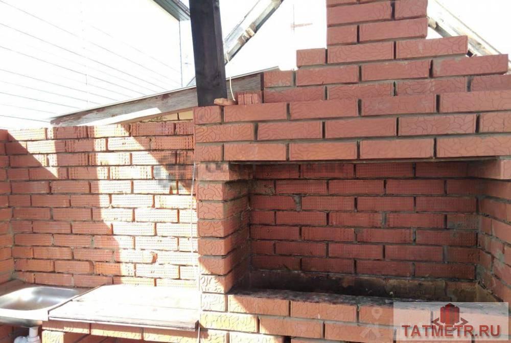 Продажа / Дома и коттеджи, Казань, Центрально-Мариупольская улица, 5 800 000 Продаю кирпичный дом, общей площадью 63.8 кв.м, три комнаты, кухня, совмещенный санузел (с душевой кабиной). Можно... - 1