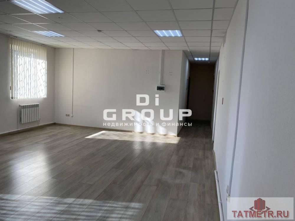 Коммерческая / Аренда / Офисы, Казань, улица Хади Такташа, 27 750 В новом БЦ «Белый филин» сдается офис из 2-ух кабинетов. Коммунальные услуги включены в стоимость. В каждой комнате... - 4