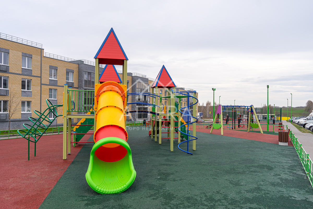 Продажа / Квартиры, Царево, улица Петра Гаврилова, 3 750 000 Продается прекрасная 2кк в ЖК Царево 42,1 квм ВАЖНО Юридический чистый объект Подходит для покупки по ЖНК и за... - 9