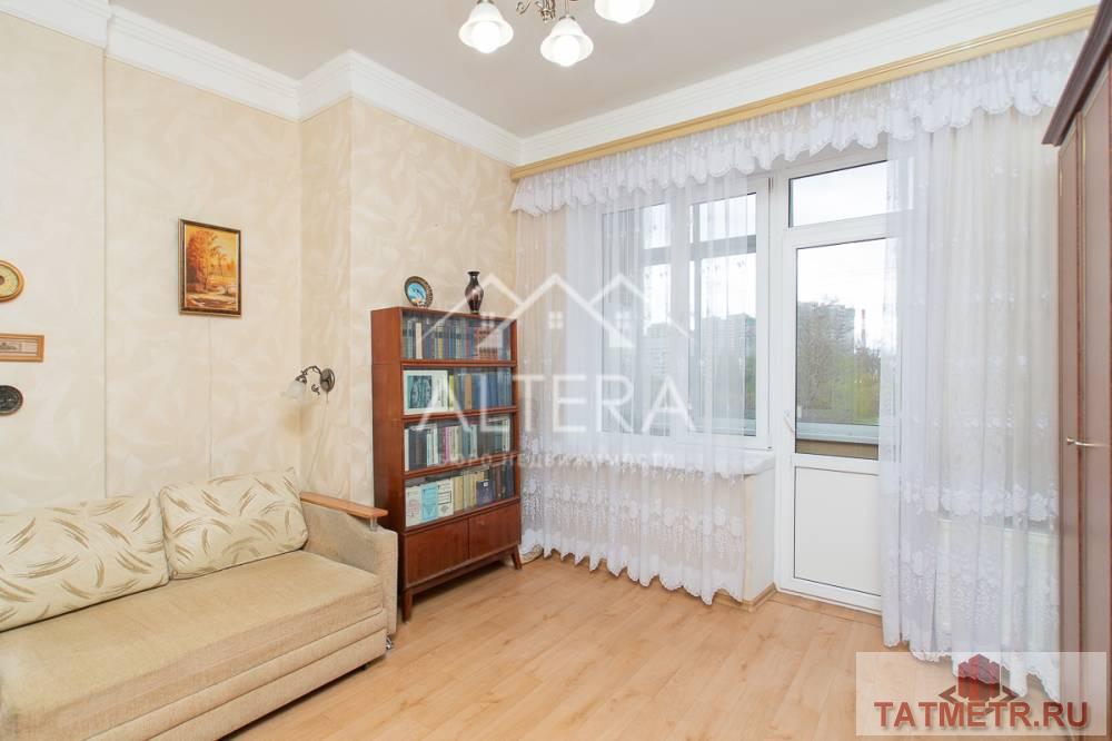 Продажа / Квартиры, Казань, улица Нурсултана Назарбаева, 5 400 000 Продается: Просторная 2 комнатная распашонка в величественной сталинке. Дом полностью кирпичный, с толстыми стенами и... - 1