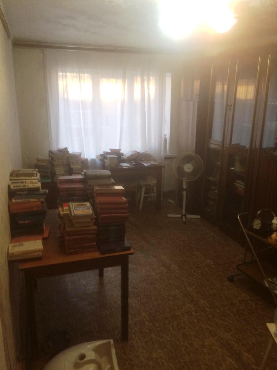 Продается двухкомнатная  квартира в районе дружба в г.Волжск. Квартира теплая. Окна пластиковые, новая металлическая... - 1