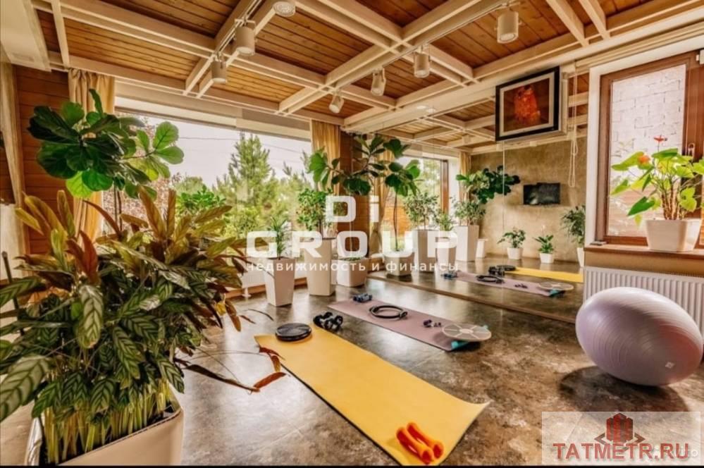 Продажа / Дома и коттеджи, Казань, Урожайная улица, 49 999 999 Продается современный 3-х этажный дом, общей площадью 432 кв.м., с 4 спальными комнатами. Земельный участок 4 сотки.... - 17