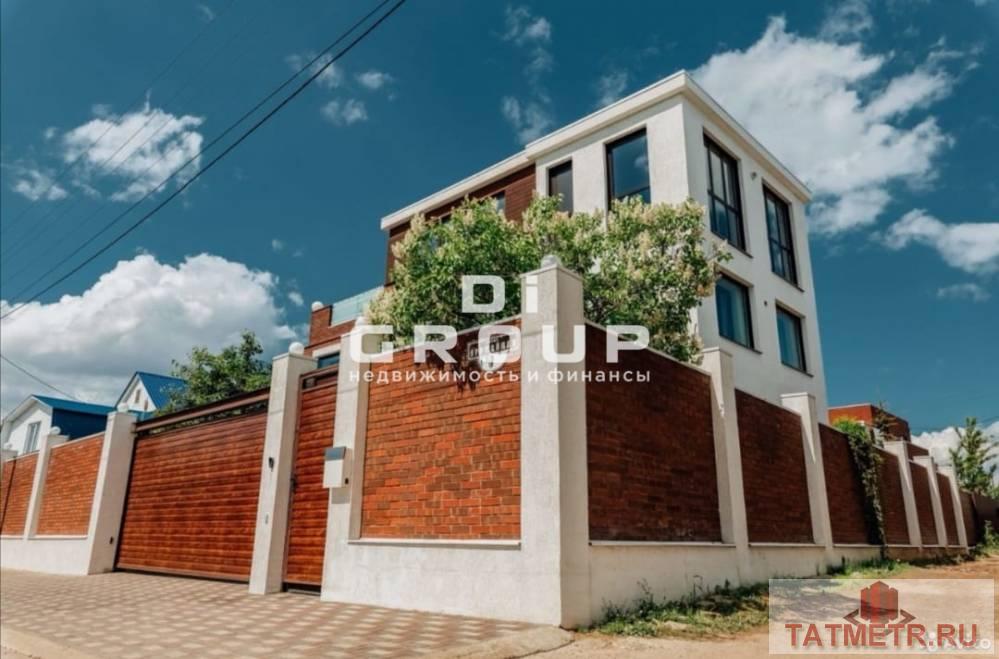 Продажа / Дома и коттеджи, Казань, Урожайная улица, 49 999 999 Продается современный 3-х этажный дом, общей площадью 432 кв.м., с 4 спальными комнатами. Земельный участок 4 сотки.... - 8