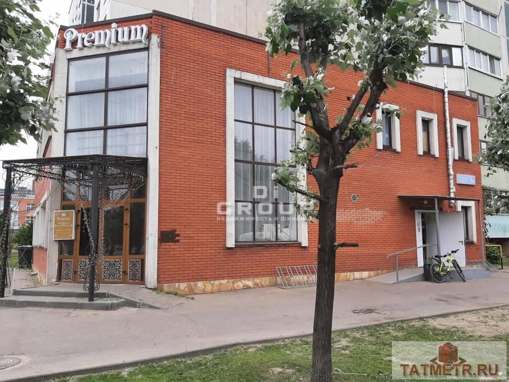 Продам отдельно стоящее двухэтажное здание с земельным участком по ул. Бондаренко. — 1 линия; — площадь здания 445...