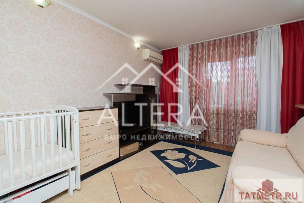 Продажа / Квартиры, Казань, улица Татарстан, 4 390 000 Продается 1 комнатная квартира в центре нашего города. Квартира светлая и уютная, новым хозяевам остается вся мебель....