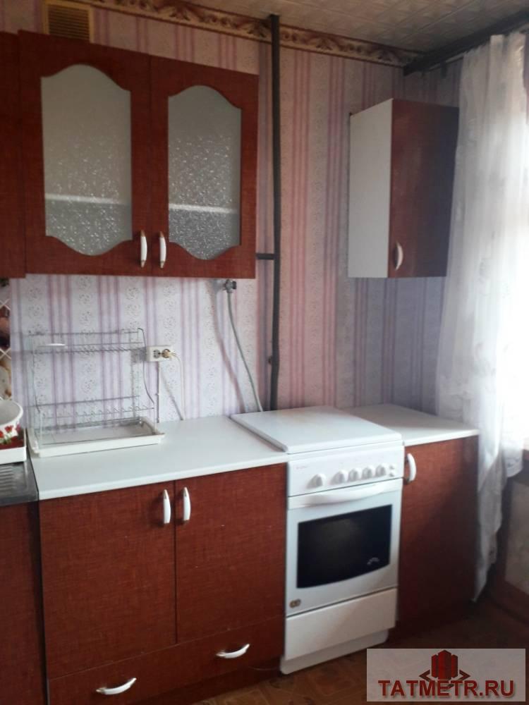 Аренда / Жилая / Квартира, Зеленодольск, Ленина улица, 8 000 Сдаётся хорошая светлая квартира в центре г. Зеленодольск. В квартире есть вся необходимая мебель: диван, шкаф,... - 2