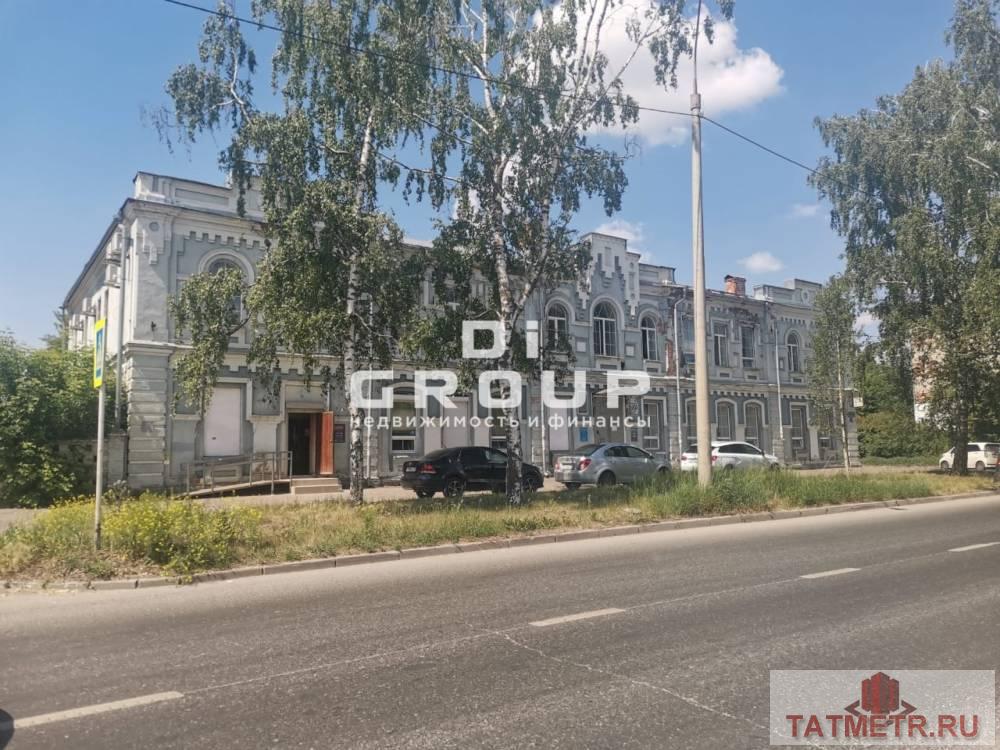 Продажа / Коммерческая / Free purpose, Казань, улица Лукницкого, 36 500 000 Продается 2-х этажное здание по ул. Лукницкого д.5 Характеристики: — располагается на 1 линии от дороги; — свой... - 2