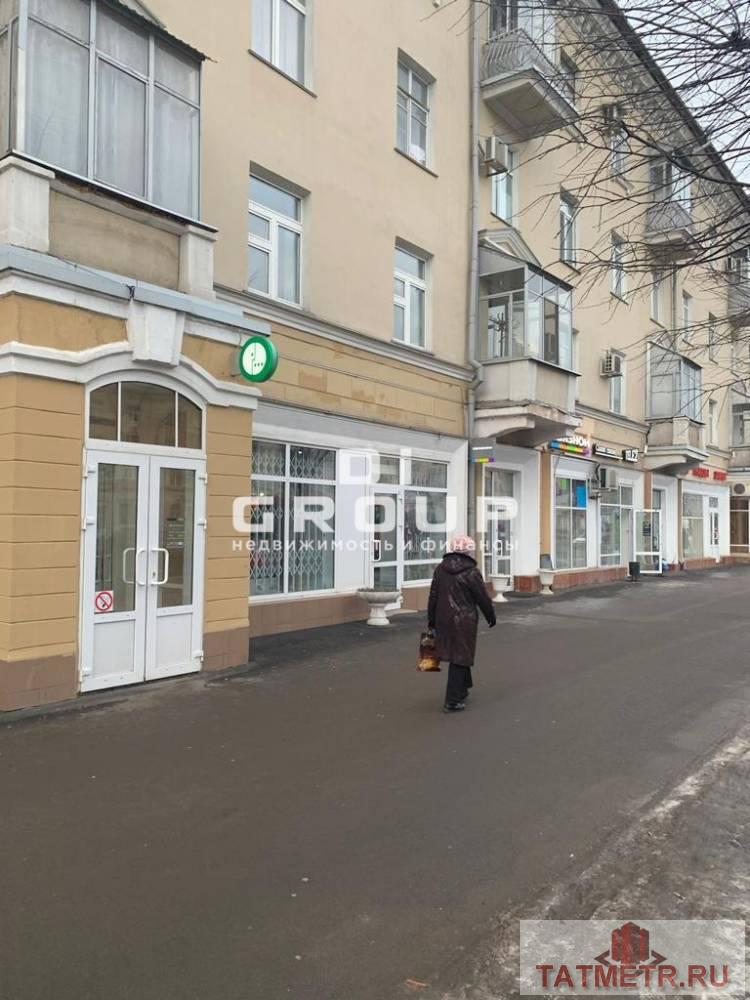 Аренда / Коммерческая / Free purpose, Казань, улица Декабристов, 100 000 Сдам помещение свободного назначения 88,6 м², Декабристов , д.187/42. — первая линия; — высокий пешеходный и...