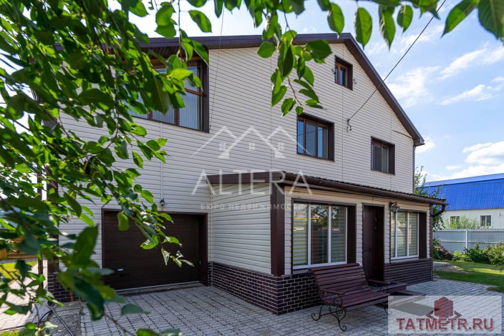 Продажа / Дома и коттеджи, Казань, улица Шавкат, 11 999 000 ВАЖНО!!! Съезд на второстепенную дорогу, что позволяет избежать пробок! Обратите внимание! Продается 2-х этажный...