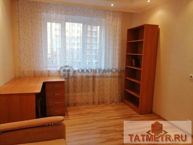 Продам современную 2 комнатную квартиру по улице Четаева 10, расположенную на 3 этаже . Хороший ремонт, совмещены зал... - 6