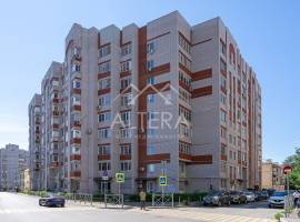 Предлагаем Вашему вниманию просторную трехкомнатную квартиру в...
