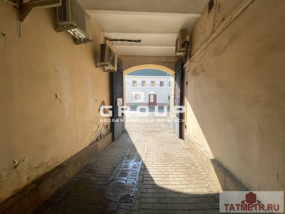 Аренда / Коммерческая / Warehouse, Казань, Московская улица, 82 500 Сдается складское помещение в центре города на ул. Московская 72/10. Подвальное сухое помещение, имеются стеллажи.... - 2