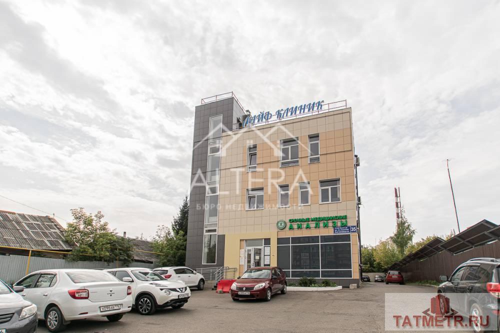Продается отдельно стоящее кирпичное трехэтажное здание 1555,8 кв.м. в Советском районе города Казани.  Общая площадь...