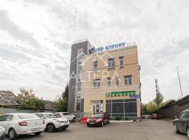 Продается отдельно стоящее кирпичное трехэтажное здание 1555,8...