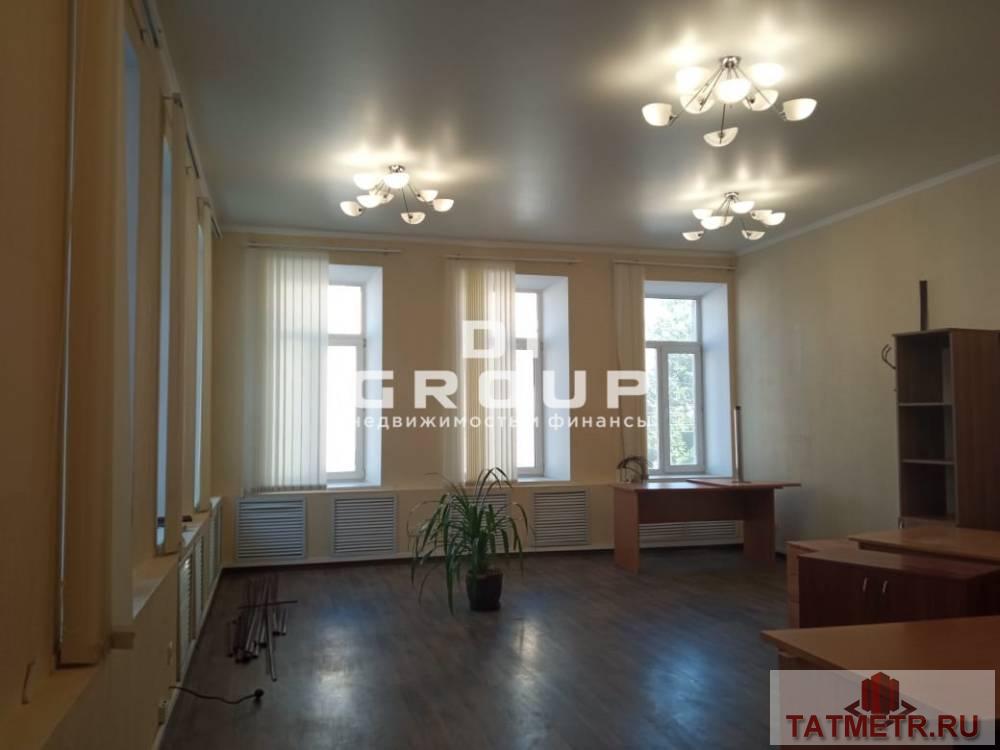 Коммерческая / Аренда / Офисы, Казань, проспект Альберта Камалеева, 228 420 Сдается помещение свободного назначения расположено в густонаселенном ЖК 21век. Две площади на 1 этаже. Основные... - 1