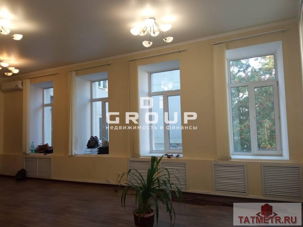 Коммерческая / Аренда / Офисы, Казань, проспект Альберта Камалеева, 228 420 Сдается помещение свободного назначения расположено в густонаселенном ЖК 21век. Две площади на 1 этаже. Основные... - 2