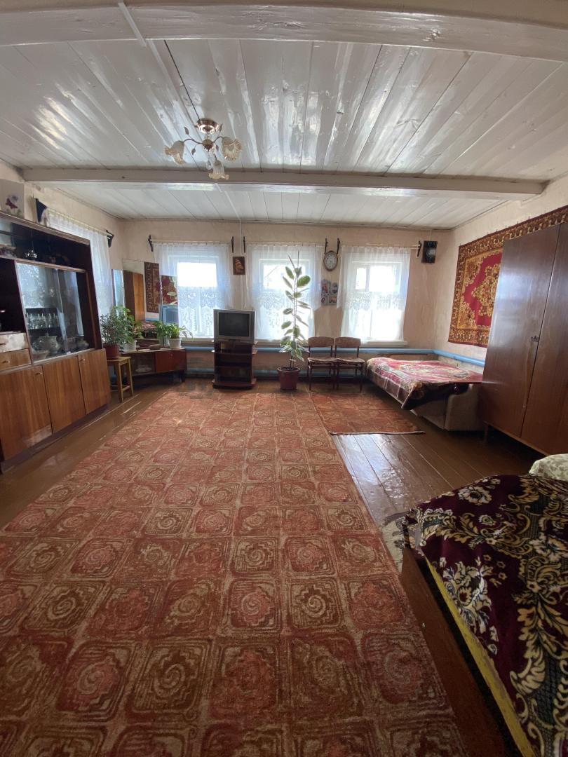 Продажа / Дома и коттеджи, Новая Тура, Слободская улица, 5 300 000 Продается дом с земельным участком в селе Новая Тура. Дом бревенчатый, газ и вода в доме, общая площадь 50 кв.м... - 4