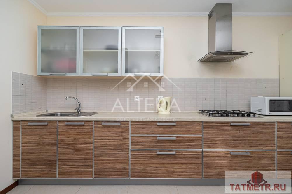 Продажа / Квартиры, Казань, улица Гарифа Ахунова, 6 000 000 Продается светлая и просторная 1-комнатная квартира по адресу: ул. Гарифа Ахунова д.14 О КВАРТИРЕ: • Выполнен... - 8