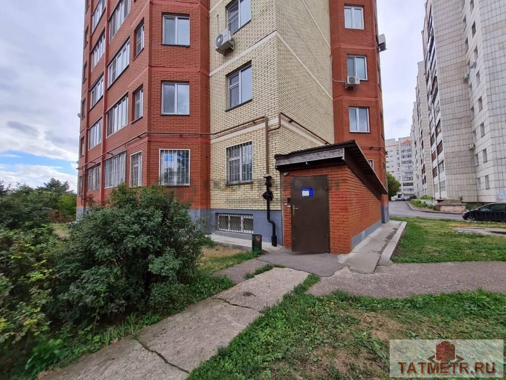 Продажа / Коммерческая / Office, Казань, улица Столярова, 4 650 000 Продается просторное помещение свободного назначения площадью 76 м², на цокольном этаже 10-ти этажного жилого дома,...