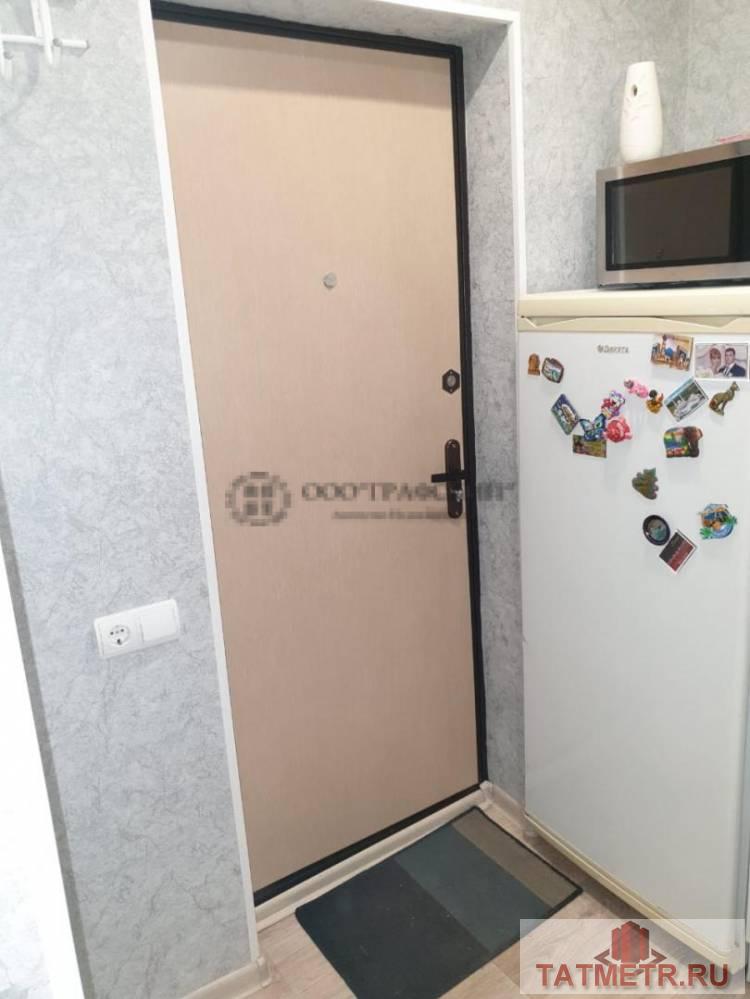 Продаю гостинку, статус «квартира», своим санузлом и кухонной зоной. В комнате сделан хороший ремонт с использованием... - 1