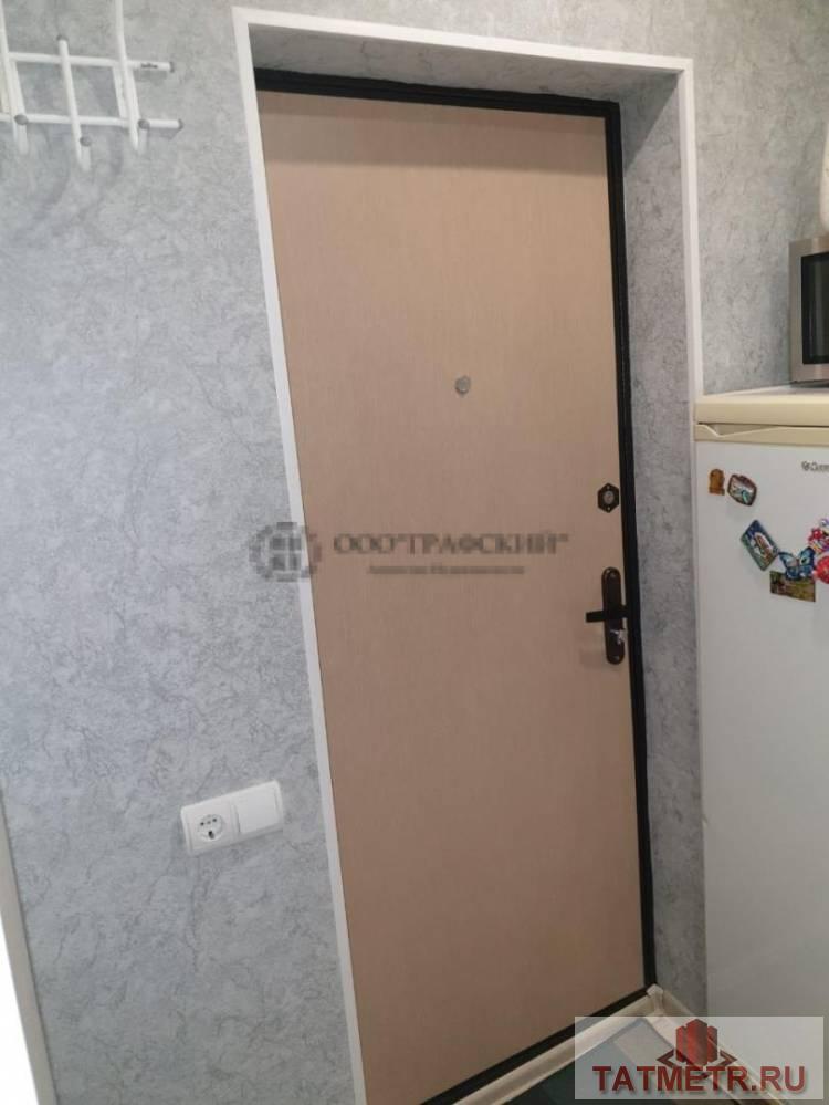 Продаю гостинку, статус «квартира», своим санузлом и кухонной зоной. В комнате сделан хороший ремонт с использованием... - 7