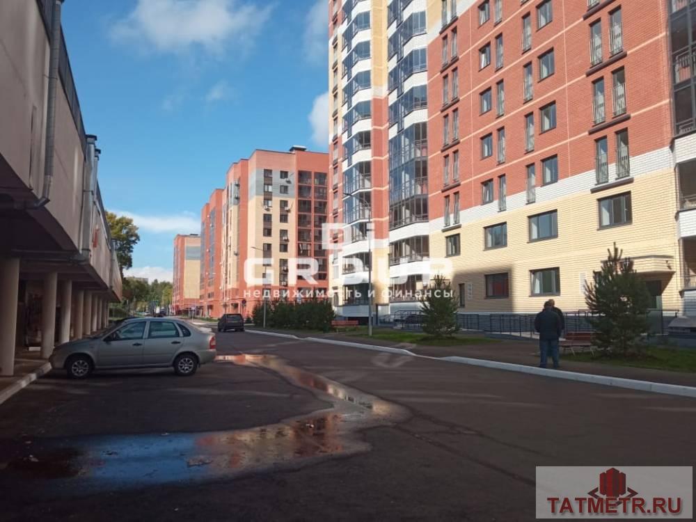 Коммерческая / Аренда / Торговые помещения, Казань, улица Зур Урам, 147 600 Сдается торговая площадь в густонаселенном ЖК МЧС В данный момент проходит ремонт помещения и вы можете привнести... - 2