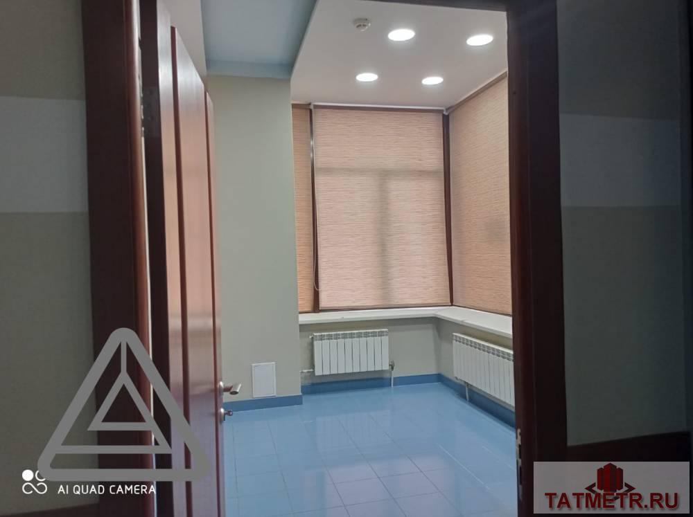 Коммерческая / Аренда / Офисы, Казань, улица Тази Гиззата, 24 930 Сдается помещение с окном в бизнес центре по адресу: ул. Тази Гизата, 6/31 В помещении: — Телефон — Интернет —...