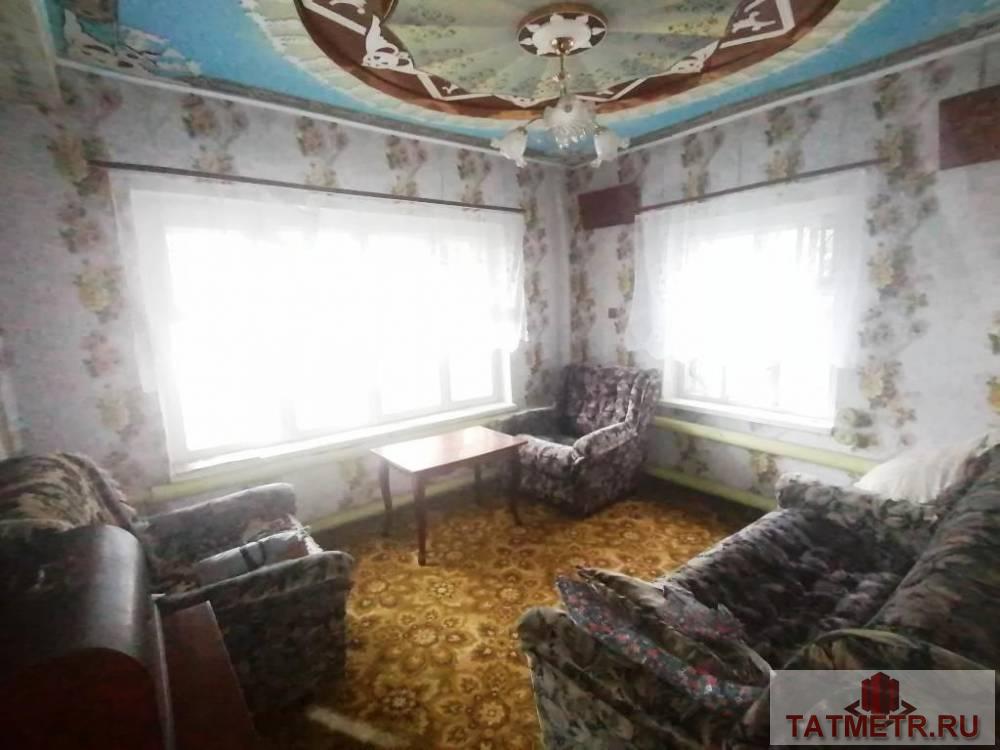 Продажа / Жилая / Дом с участком, Зеленодольск, Ветровая улица, 3 600 000 Продается двухэтажный дом в черте г. Зеленодольск . Дом уютный, в хорошем состоянии. На первом этаже расположены:... - 2