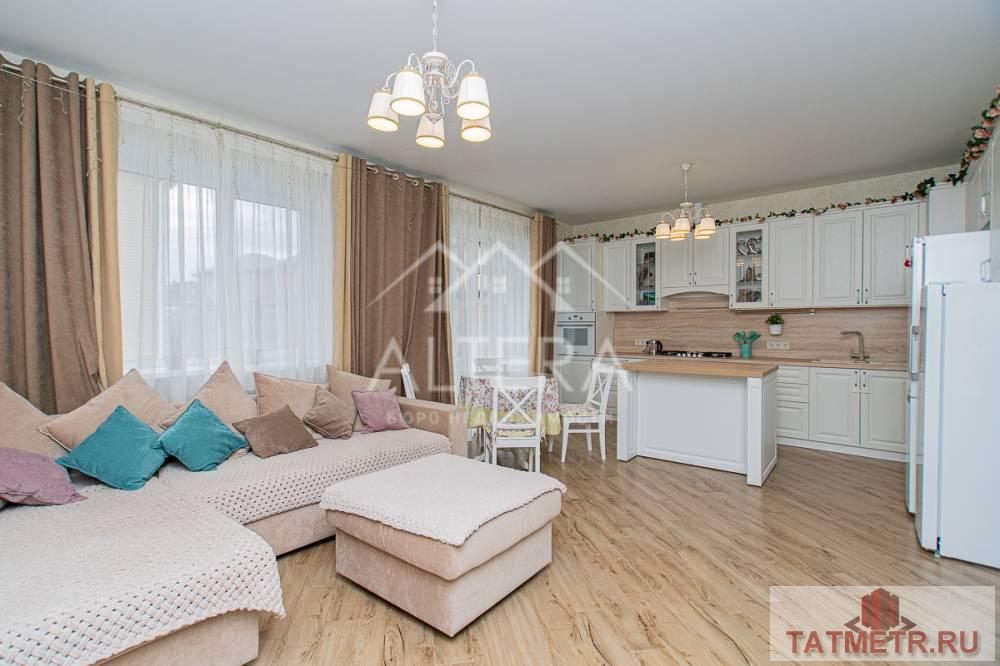 Продажа / Дома и коттеджи, Казань, Центральная улица, 10 600 000 Продается новый, уютный, просторный, двухэтажный, кирпичный дом с особой светлой атмосферой, расположенный в...