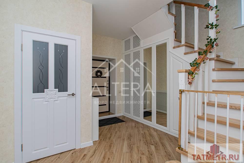 Продажа / Дома и коттеджи, Казань, Центральная улица, 10 600 000 Продается новый, уютный, просторный, двухэтажный, кирпичный дом с особой светлой атмосферой, расположенный в... - 2